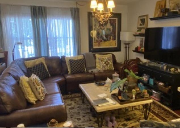 In Beverly Hills - Private Bedroom & Bath For Female Only - Near Beverly Center, Cedars Sinai Hospital, The Grove Hospedagem domiciliar Los Angeles